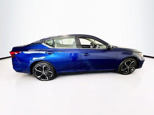 2023 Nissan Altima SR Intelligent AWD