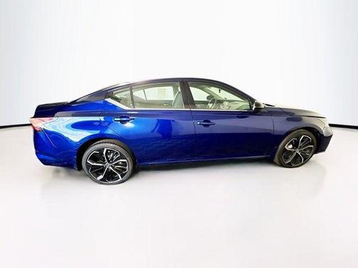 2023 Nissan Altima SR Intelligent AWD
