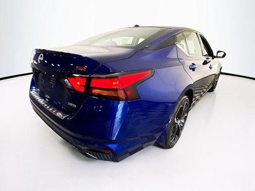 2023 Nissan Altima SR Intelligent AWD