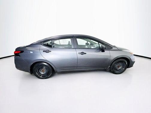 2022 Nissan Versa 1.6 S