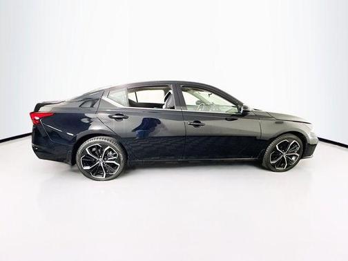 2023 Nissan Altima SR Intelligent AWD