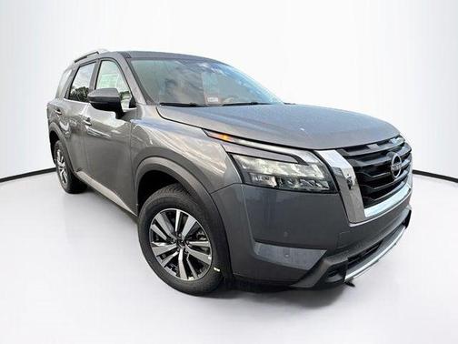 2025 Nissan Pathfinder SL 4WD