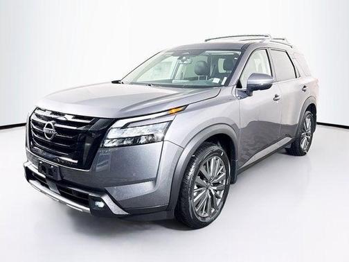 2025 Nissan Pathfinder SL 4WD