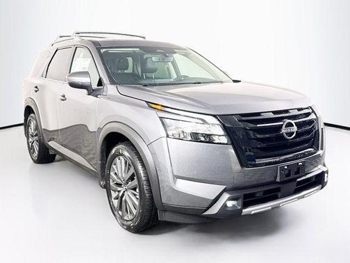 2025 Nissan Pathfinder SL 4WD