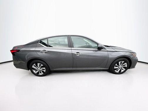 2025 Nissan Altima S FWD