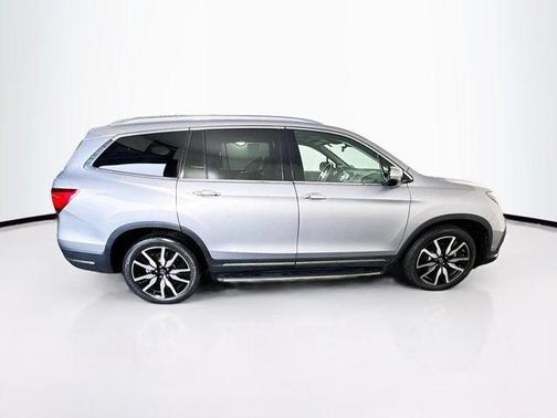 2022 Honda Pilot Touring 8-Passenger