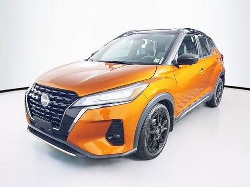 2023 Nissan Kicks SR
