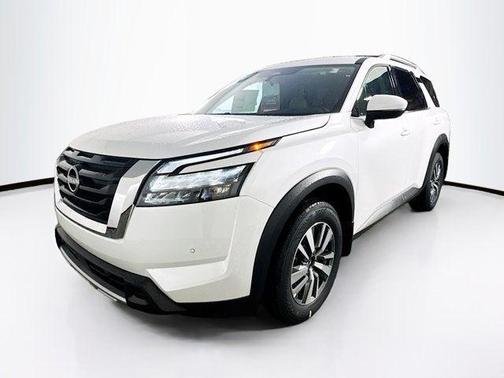 2025 Nissan Pathfinder SL 4WD