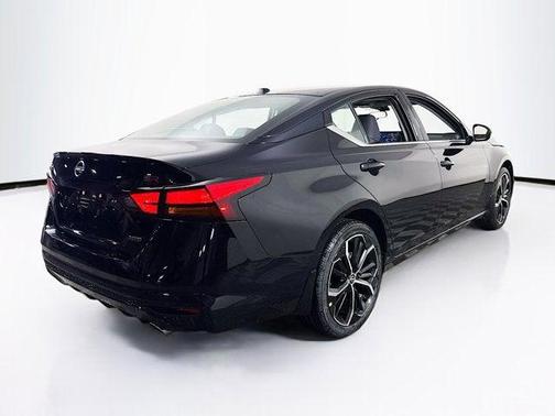 Super Black 2026 Nissan Altima SR AWD