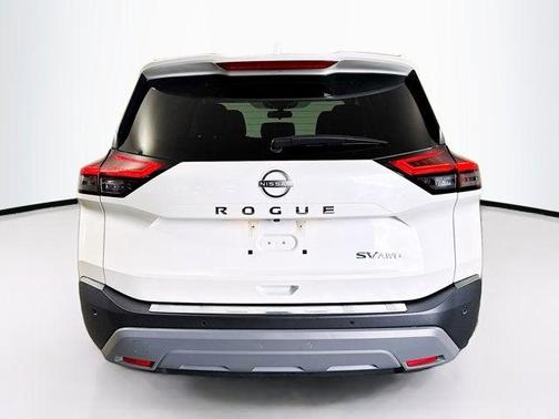 Pearl White Tricoat 2023 Nissan Rogue SV