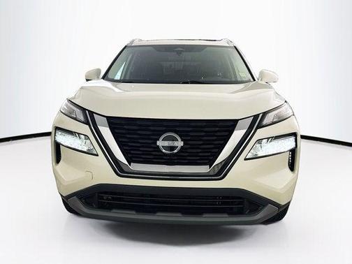 Pearl White Tricoat 2023 Nissan Rogue SV