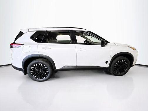 Everest White Pearl Tricoat 2026 Nissan Rogue Dark Armor
