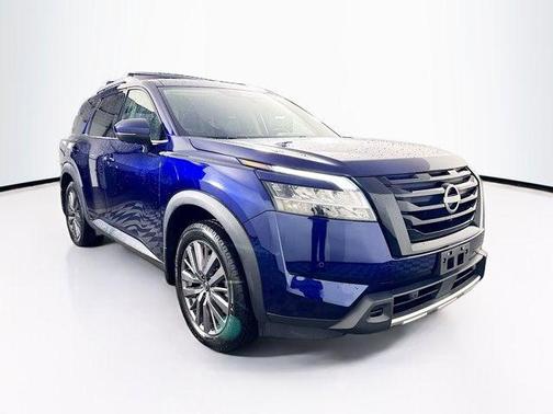 2023 Nissan Pathfinder SL 4WD
