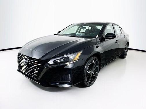 2025 Nissan Altima SR FWD