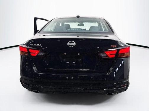 2025 Nissan Altima SR FWD