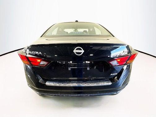 2023 Nissan Altima SR Intelligent AWD