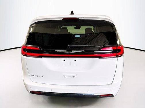 Bright White Clearcoat 2024 Chrysler Pacifica Touring L