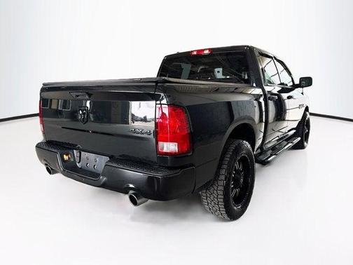 Brilliant Black Crystal Pearlcoat 2018 RAM 1500 Express
