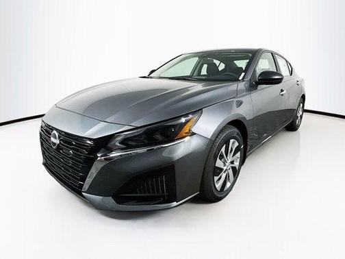 2025 Nissan Altima S FWD