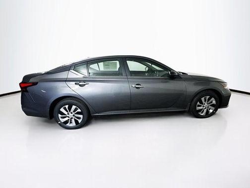 2025 Nissan Altima S FWD