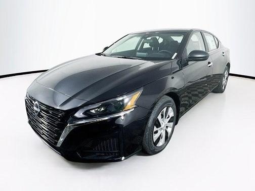 2025 Nissan Altima S FWD