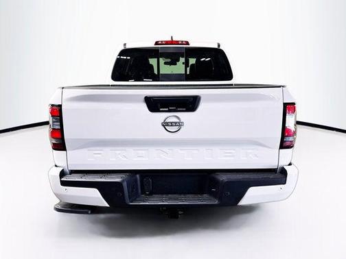 Glacier White 2026 Nissan Frontier SV
