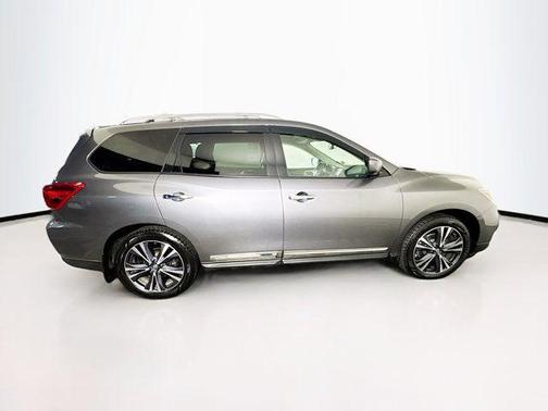 2018 Nissan Pathfinder Platinum