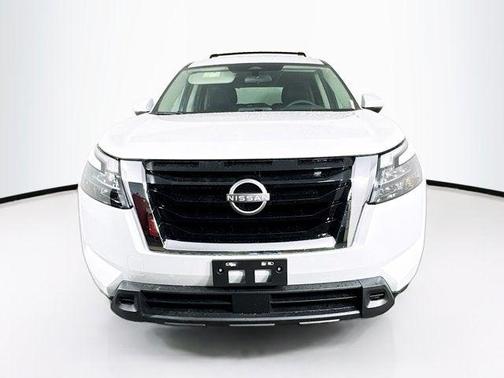 2025 Nissan Pathfinder SV 4WD