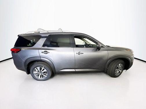 2025 Nissan Pathfinder SL 4WD