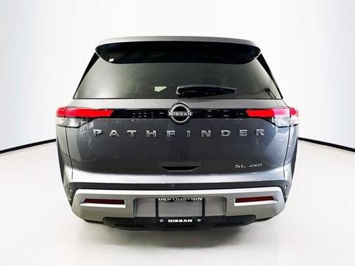 2025 Nissan Pathfinder SL 4WD
