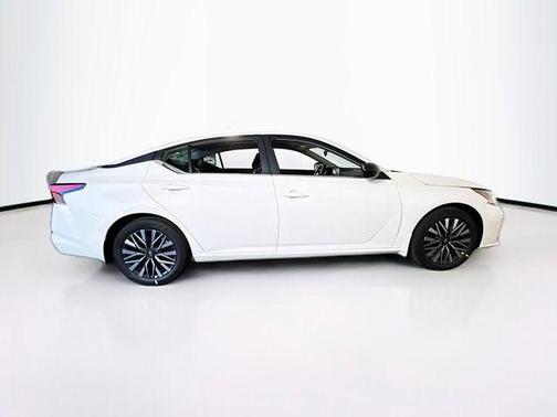 Pearl White Tricoat 2026 Nissan Altima SV FWD