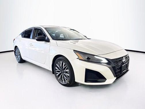 Pearl White Tricoat 2026 Nissan Altima SV FWD