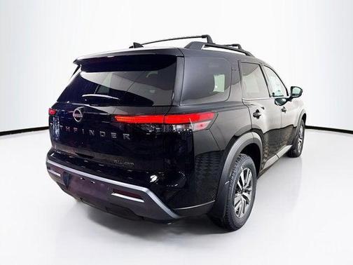 Super Black 2026 Nissan Pathfinder SL