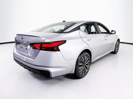 Brilliant Silver Metallic 2026 Nissan Altima SV FWD