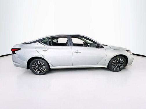 Brilliant Silver Metallic 2026 Nissan Altima SV FWD