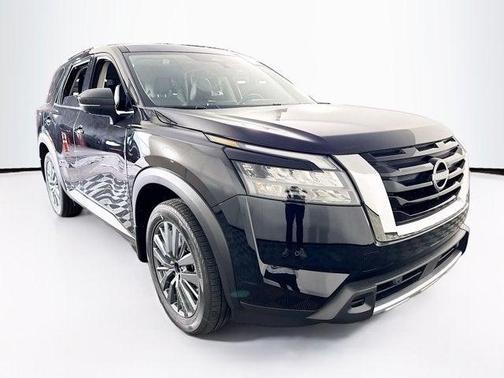 2025 Nissan Pathfinder SL 4WD
