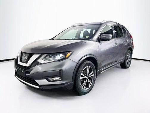 Gun Metallic 2017 Nissan Rogue SL