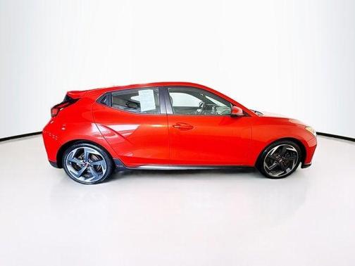 2019 Hyundai Veloster Base