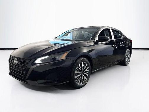 Super Black 2026 Nissan Altima SV FWD