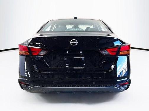 Super Black 2026 Nissan Altima SV FWD