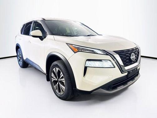 Pearl White Tricoat 2023 Nissan Rogue SV