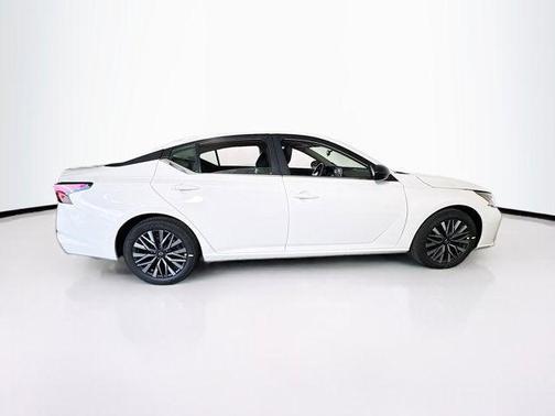 Glacier White 2026 Nissan Altima SV FWD