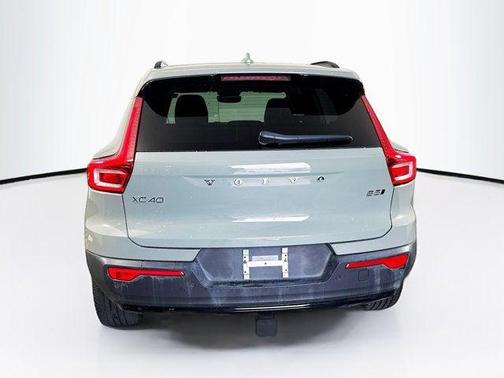 Sage Green Metallic 2023 Volvo XC40 B5 Plus Dark Theme