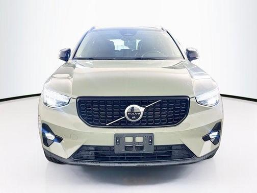 Sage Green Metallic 2023 Volvo XC40 B5 Plus Dark Theme