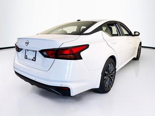 Pearl White Tricoat 2026 Nissan Altima SV FWD