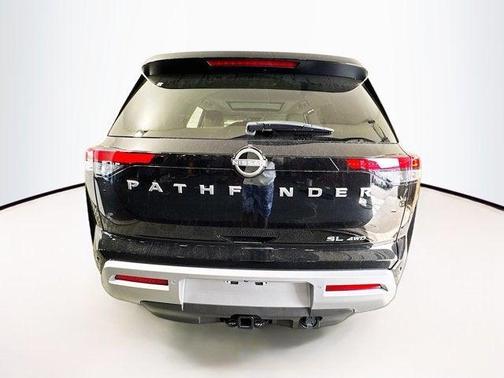 2025 Nissan Pathfinder SL 4WD