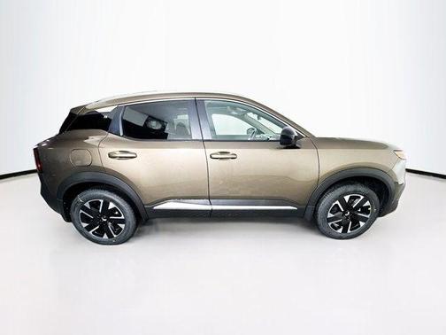 Canyon Bronze Metallic 2026 Nissan Kicks SV