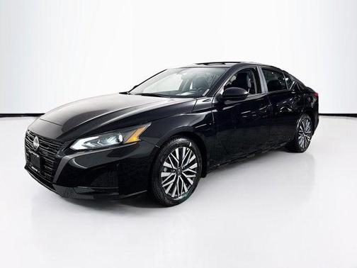 Super Black 2026 Nissan Altima SV FWD