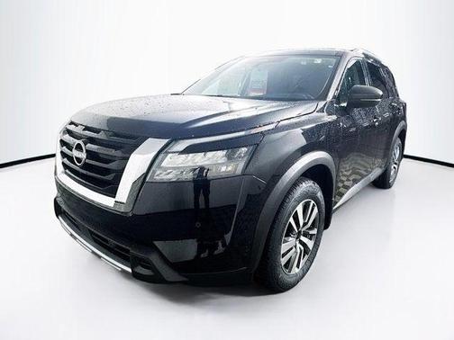 2025 Nissan Pathfinder SL 4WD