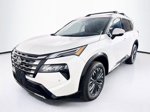 Everest White Pearl Tricoat 2026 Nissan Rogue Platinum